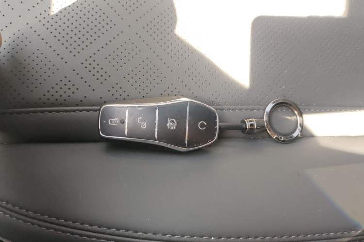 Used BYD Qin PLUS 2025 DM-i Smart Drive 55KM Leading Model Vehicle Key