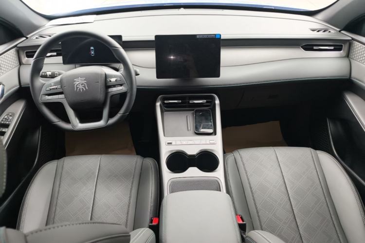 Used BYD Qin PLUS 2026 DM-i 210KM Progressive Model Center Console