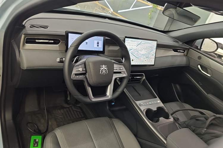 Used BYD Qin PLUS 2026 Model DM-i 210KM Beyond Version Center Console