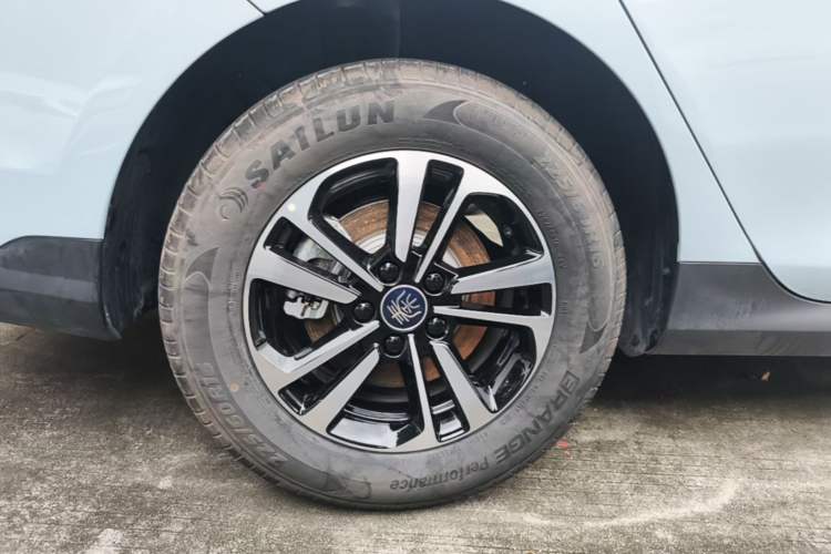 Used BYD Qin PLUS 2026 DM-i 210KM Progressive Model Right Rear Wheel Hub