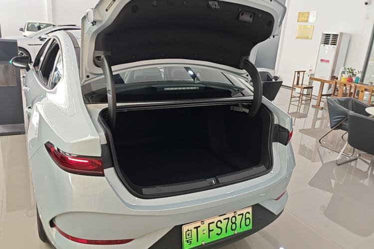 Used BYD Qin PLUS 2026 Model DM-i 210KM Beyond Version Trunk