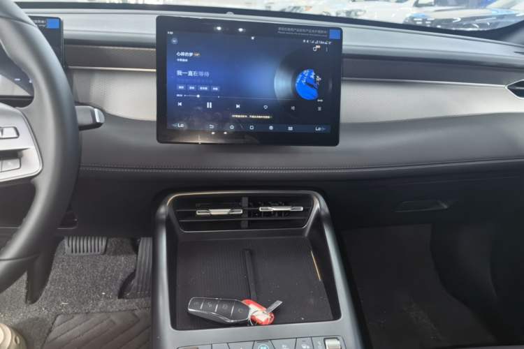 Used BYD Qin PLUS 2026 DM-i 210KM Progressive Model Audio And AC Panel