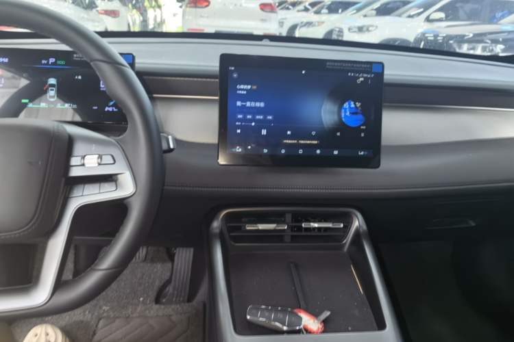 Used BYD Qin PLUS 2026 DM-i 210KM Progressive Model Center Console