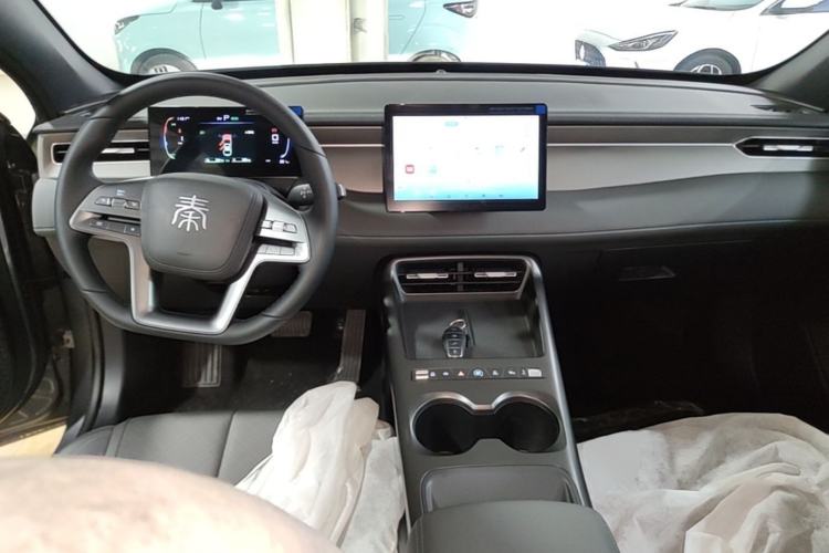 Used BYD Qin PLUS 2026 DM-i 128KM Progressive Model Center Console