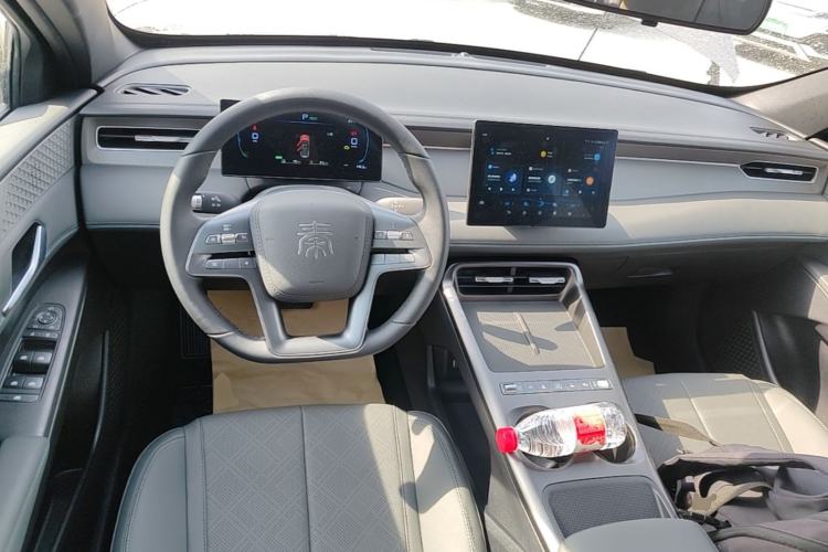 Used BYD Qin PLUS 2026 DM-i 210KM Progressive Model Center Console