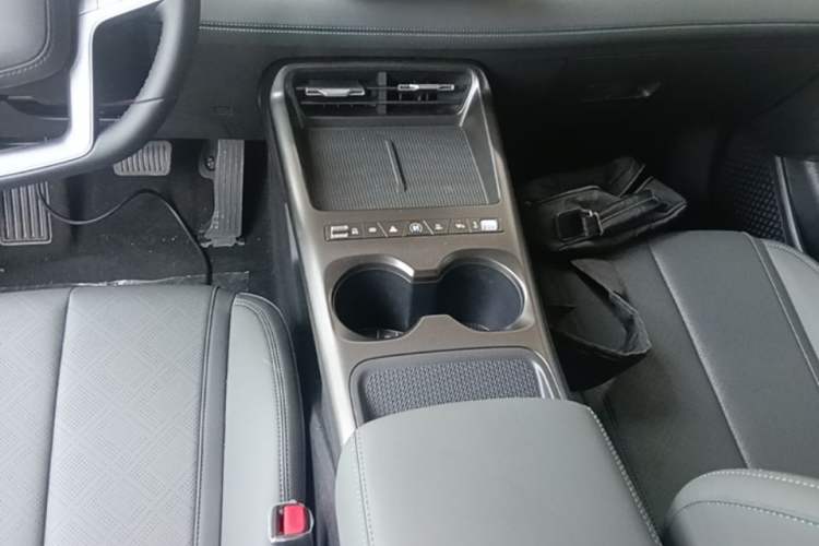 Used BYD Qin PLUS 2026 DM-i 128KM Progressive Model Gear Lever