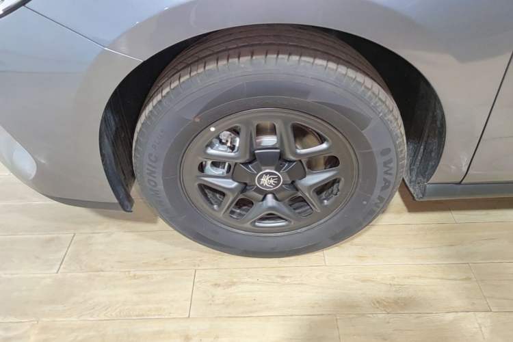 Used BYD Qin PLUS 2026 DM-i 128KM Progressive Model Left Front Wheel Hub