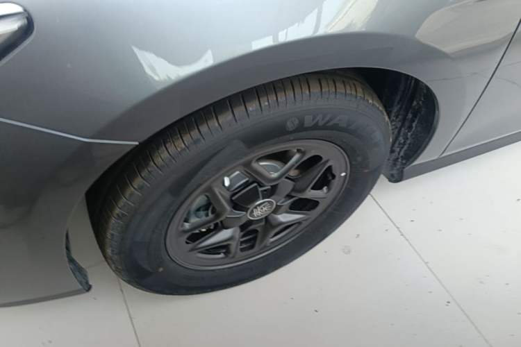 Used BYD Qin PLUS 2026 DM-i 128KM Progressive Model Left Front Wheel Hub
