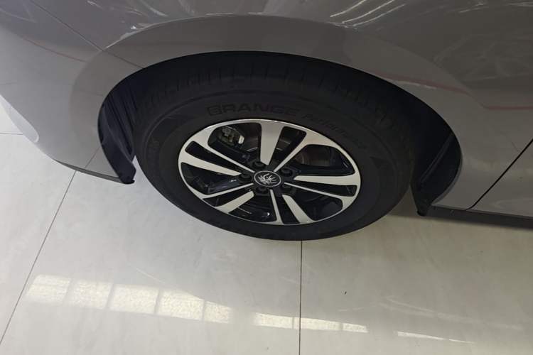 Used BYD Qin PLUS 2026 DM-i 210KM Progressive Model Left Front Wheel Hub
