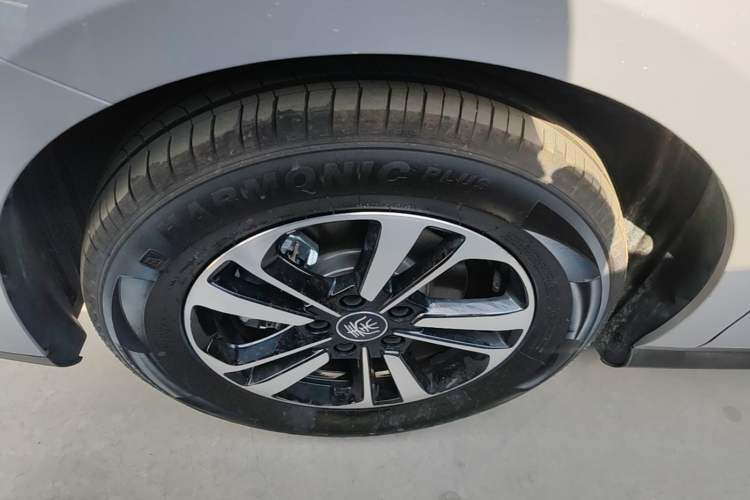 Used BYD Qin PLUS 2026 DM-i 210KM Progressive Model Left Front Wheel Hub