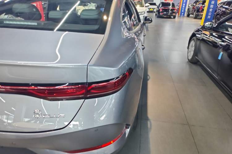 Used BYD Qin PLUS 2026 DM-i 128KM Progressive Model Right Rear Taillight