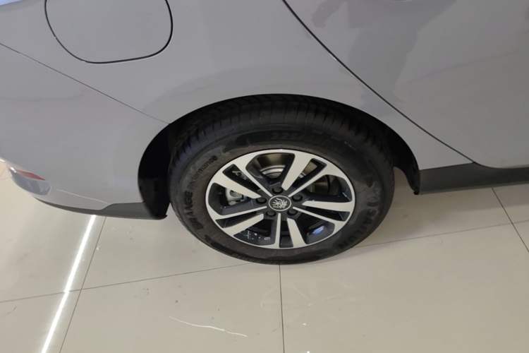 Used BYD Qin PLUS 2026 DM-i 210KM Progressive Model Right Rear Wheel Hub