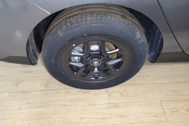 Used BYD Qin PLUS 2026 DM-i 128KM Progressive Model Right Rear Wheel Hub