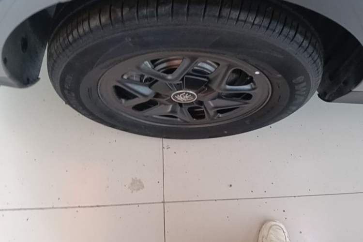 Used BYD Qin PLUS 2026 DM-i 128KM Progressive Model Right Rear Wheel Hub