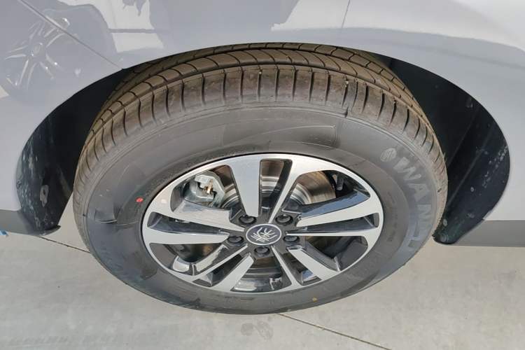 Used BYD Qin PLUS 2026 DM-i 210KM Progressive Model Right Rear Wheel Hub
