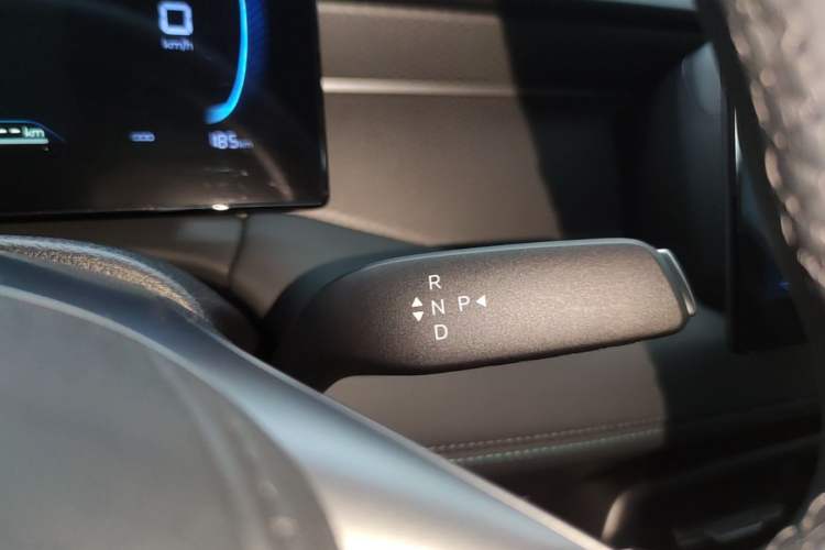 Used BYD Qin PLUS 2026 DM-i 128KM Progressive Model Gear Lever