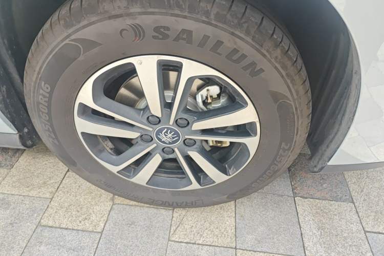 Used BYD Qin PLUS 2026 DM-i 210KM Progressive Model Right Front Wheel Hub