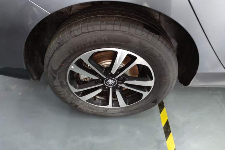 Used BYD Qin PLUS 2026 DM-i 128KM Progressive Model Right Rear Wheel Hub
