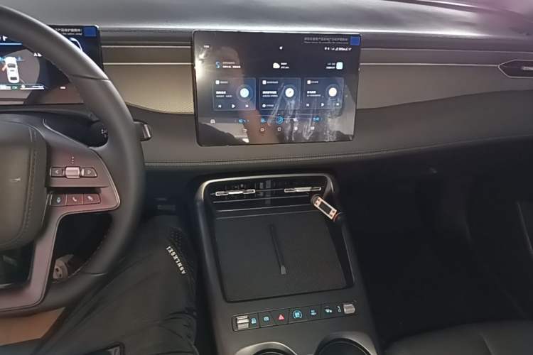 Used BYD Qin PLUS 2026 DM-i 128KM Progressive Model Audio And AC Panel