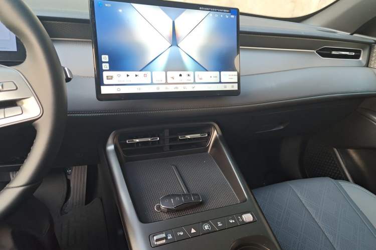 Used BYD Qin PLUS 2026 Model DM-i 210KM Beyond Version Audio And AC Panel