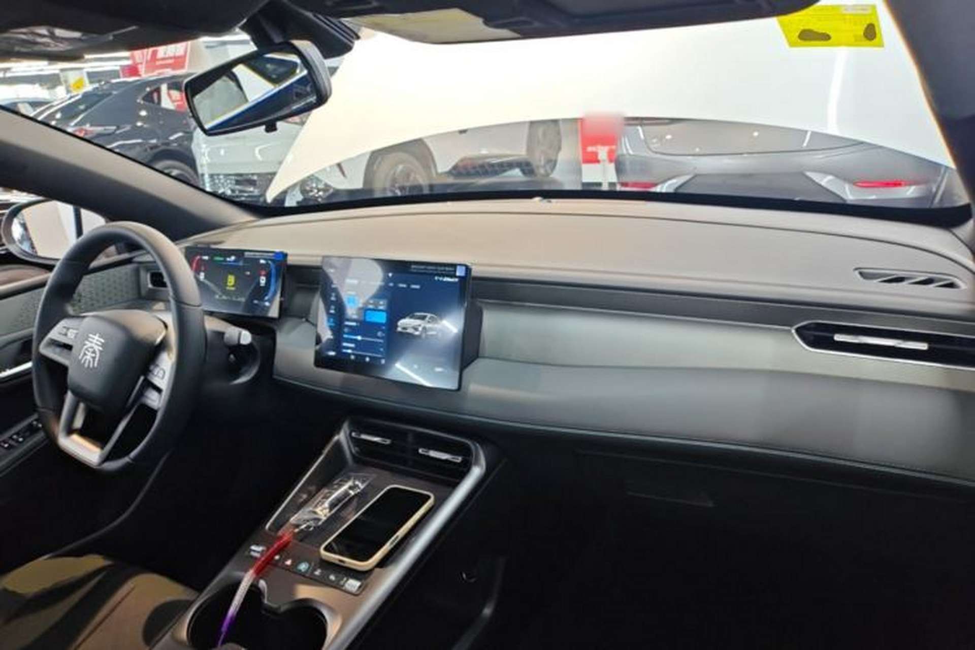 Used BYD Qin PLUS 2026 DM-i 128KM Progressive Model Center Console
