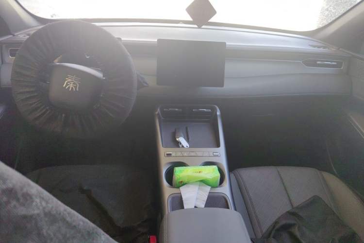 Used BYD Qin PLUS 2026 DM-i 210KM Progressive Model Center Console
