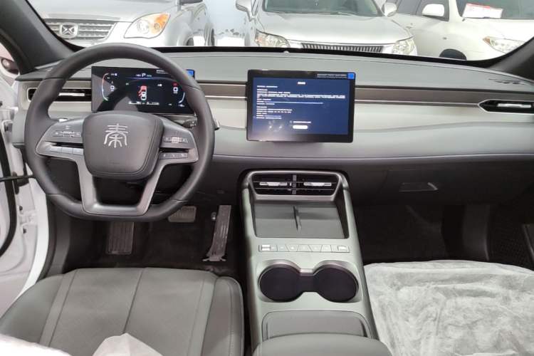 Used BYD Qin PLUS 2026 DM-i 128KM Progressive Model Center Console
