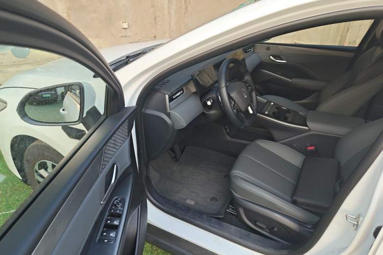 Used BYD Qin PLUS 2026 Model DM-i 210KM Beyond Version Driver Seat