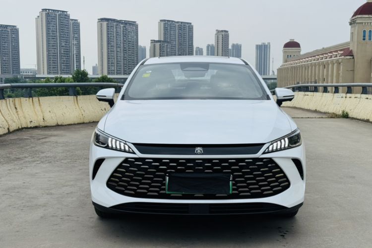 Used BYD Qin PLUS 2026 Model DM-i 210KM Beyond Version Exterior 1