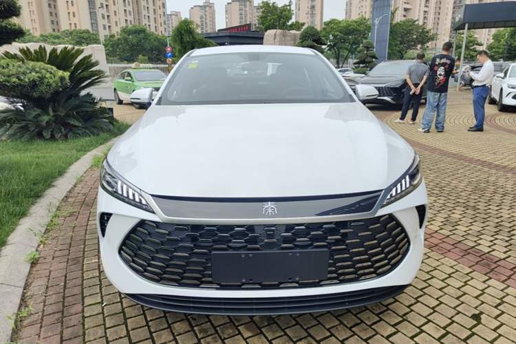 Used BYD Qin PLUS 2026 DM-i 128KM Progressive Model Exterior 1