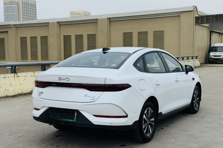 Used BYD Qin PLUS 2026 Model DM-i 210KM Beyond Version Exterior 5