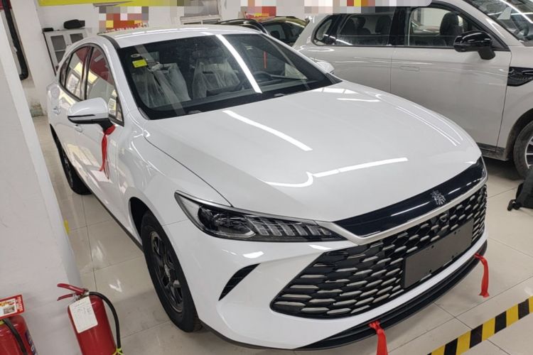 Used BYD Qin PLUS 2026 DM-i 128KM Progressive Model Front Right 45 Deg