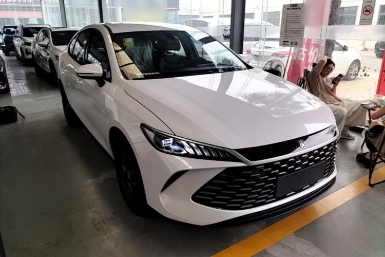 Used BYD Qin PLUS 2026 DM-i 128KM Progressive Model Front Right 45 Deg