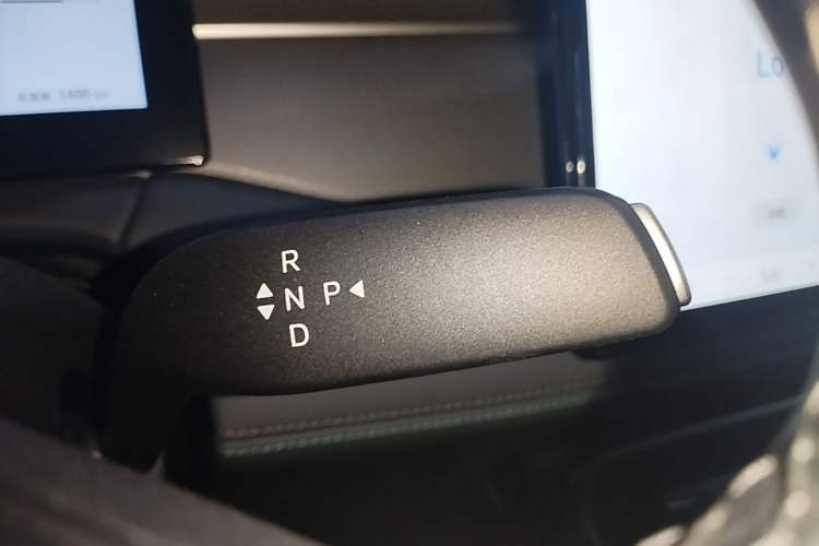Used BYD Qin PLUS 2026 Model DM-i 210KM Beyond Version Gear Lever