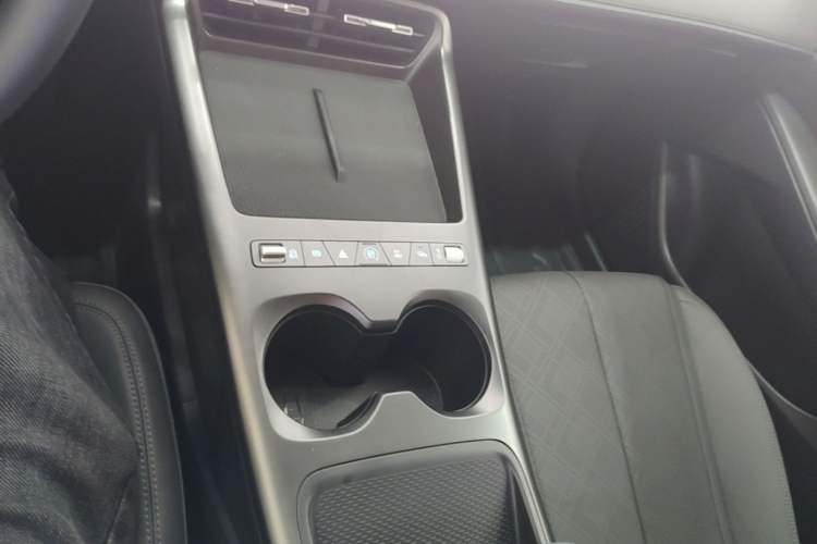 Used BYD Qin PLUS 2026 DM-i 210KM Progressive Model Gear Lever