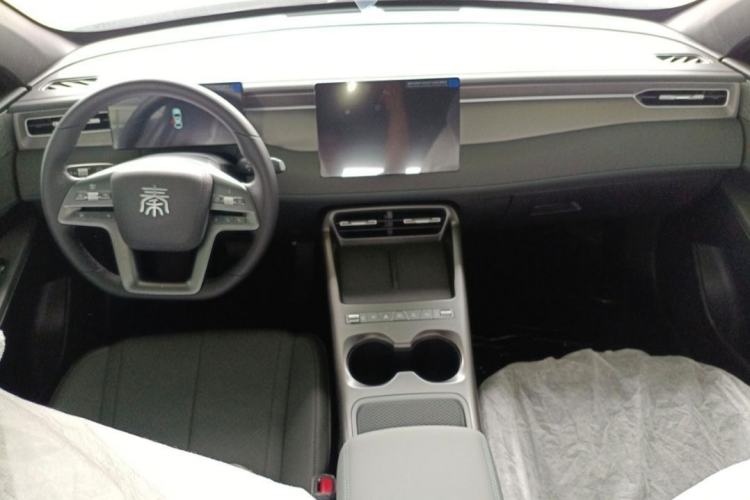 Used BYD Qin PLUS 2026 DM-i 128KM Progressive Model Interior 1