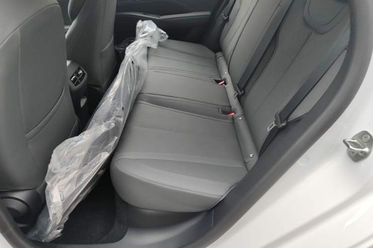 Used BYD Qin PLUS 2026 DM-i 128KM Progressive Model Interior 4