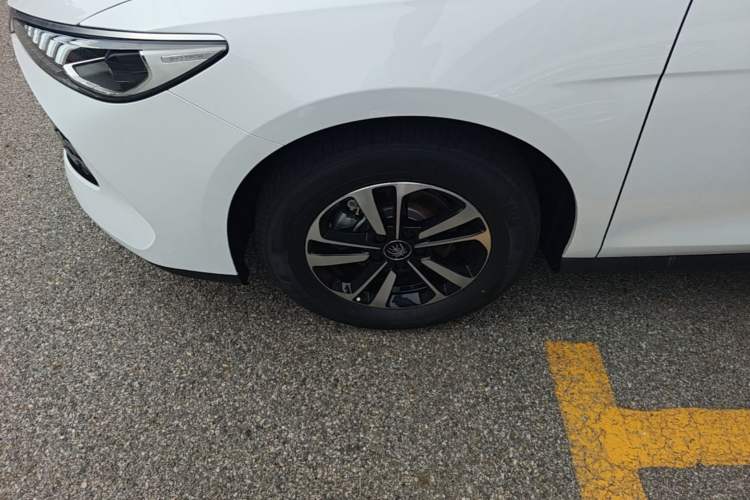 Used BYD Qin PLUS 2026 DM-i 210KM Progressive Model Left Front Wheel Hub