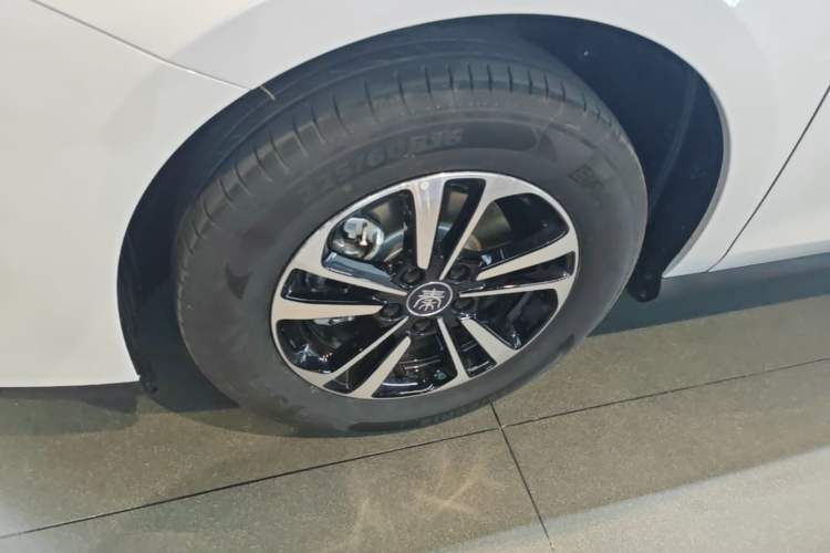 Used BYD Qin PLUS 2026 DM-i 128KM Progressive Model Left Front Wheel Hub
