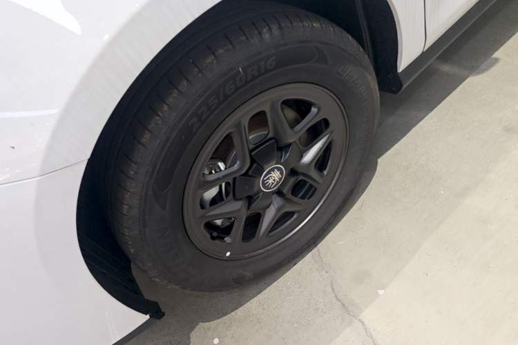 Used BYD Qin PLUS 2026 DM-i 128KM Progressive Model Left Front Wheel Hub