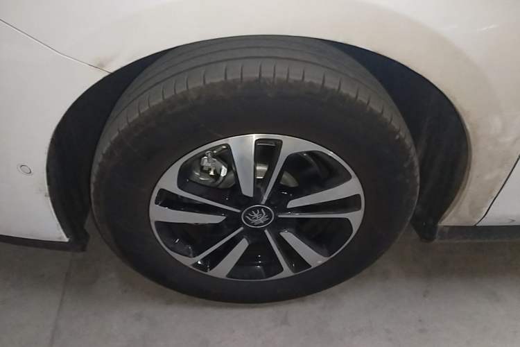 Used BYD Qin PLUS 2026 Model DM-i 210KM Beyond Version Left Front Wheel Hub