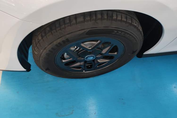Used BYD Qin PLUS 2026 DM-i 128KM Progressive Model Left Front Wheel Hub