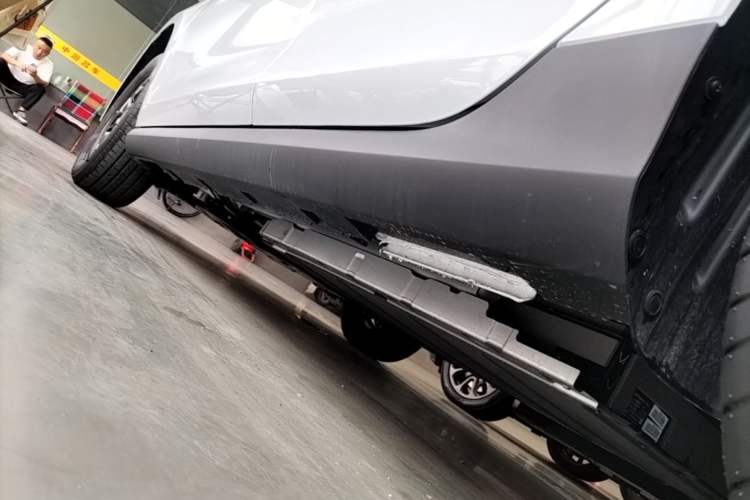 Used BYD Qin PLUS 2026 DM-i 128KM Progressive Model Left Side Sill