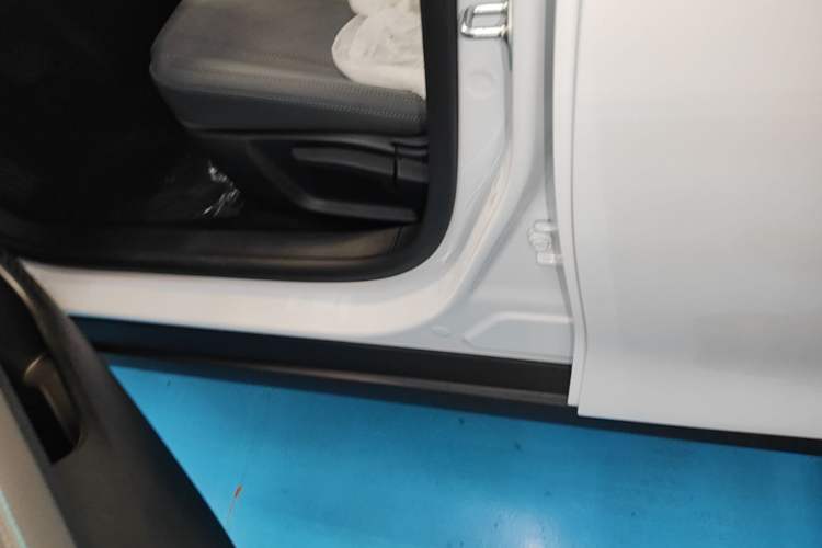 Used BYD Qin PLUS 2026 DM-i 128KM Progressive Model Left Side Sill