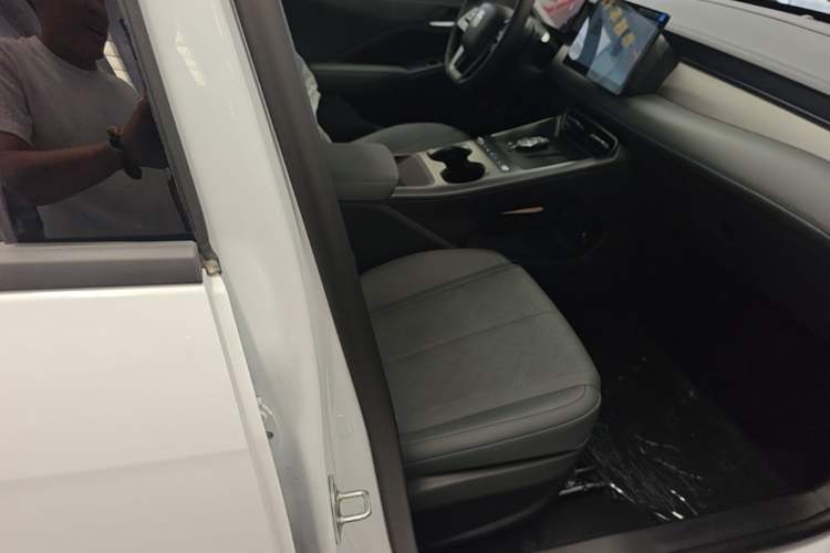 Used BYD Qin PLUS 2026 DM-i 210KM Progressive Model Right Front Seat