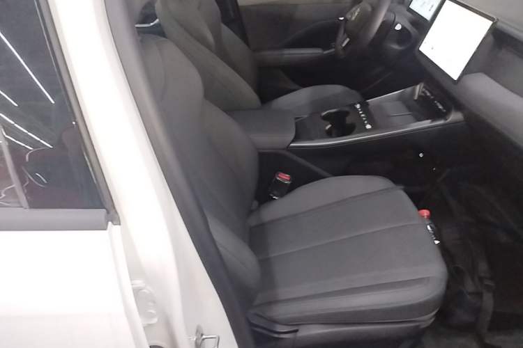 Used BYD Qin PLUS 2026 Model DM-i 210KM Beyond Version Right Front Seat