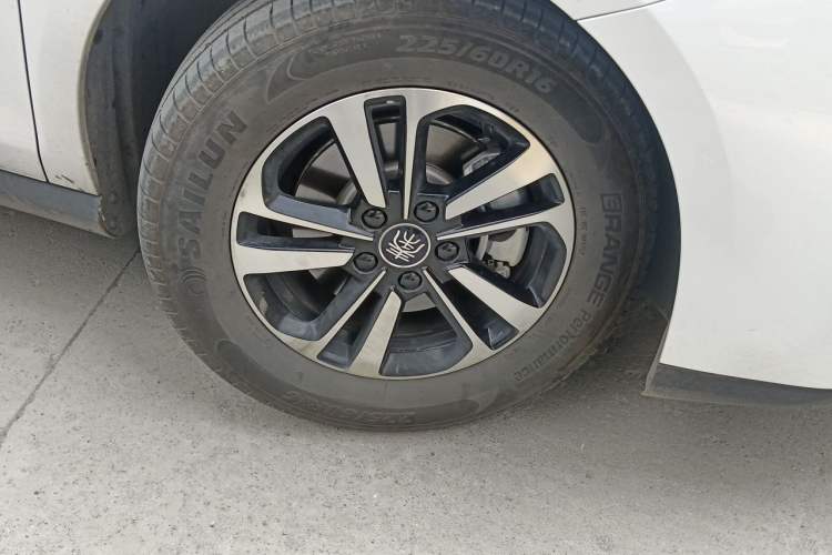 Used BYD Qin PLUS 2026 DM-i 210KM Progressive Model Right Front Wheel Hub