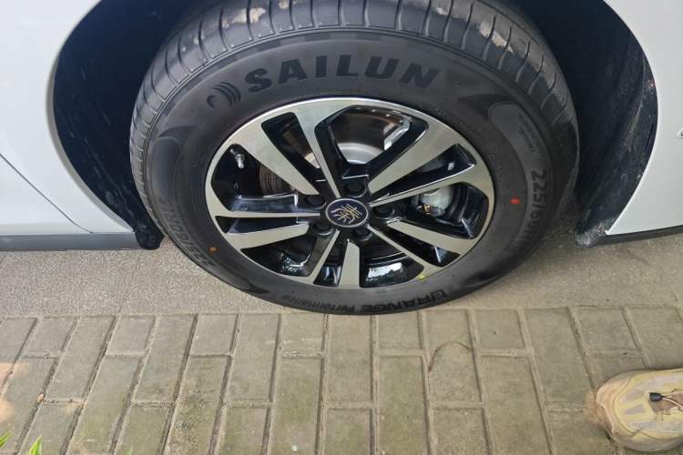 Used BYD Qin PLUS 2026 Model DM-i 210KM Beyond Version Right Front Wheel Hub