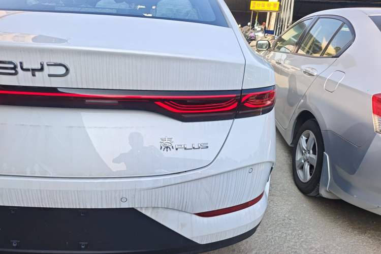 Used BYD Qin PLUS 2026 DM-i 128KM Progressive Model Right Rear Taillight