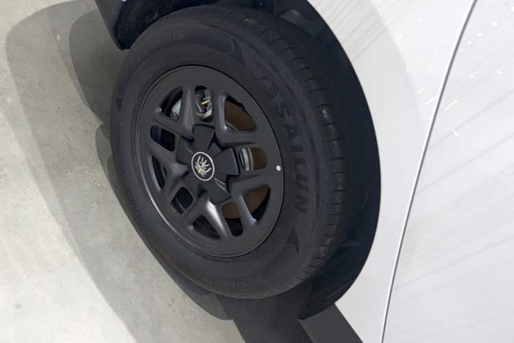 Used BYD Qin PLUS 2026 DM-i 128KM Progressive Model Right Rear Wheel Hub